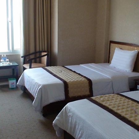 Huu Nghi Hotel Vinh Buitenkant foto