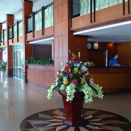 Huu Nghi Hotel Vinh Buitenkant foto