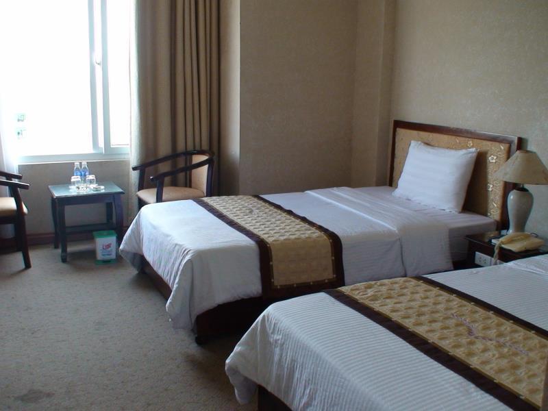 Huu Nghi Hotel Vinh Buitenkant foto