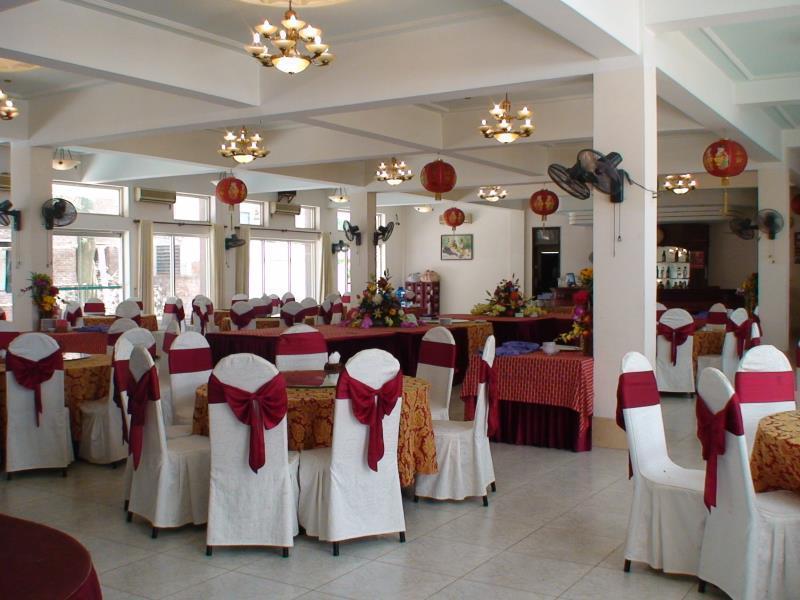 Huu Nghi Hotel Vinh Buitenkant foto