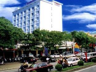Huu Nghi Hotel Vinh Buitenkant foto